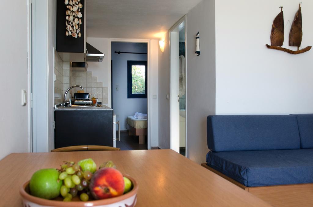 Yialos Studios-Apartments Makrýgialos エクステリア 写真