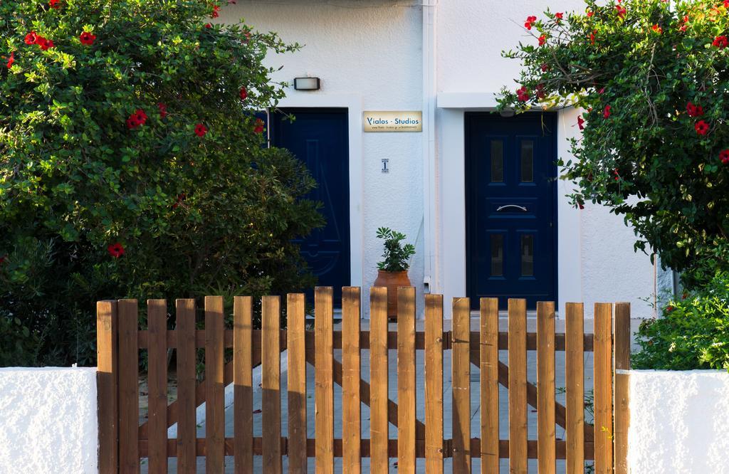 Yialos Studios-Apartments Makrýgialos エクステリア 写真
