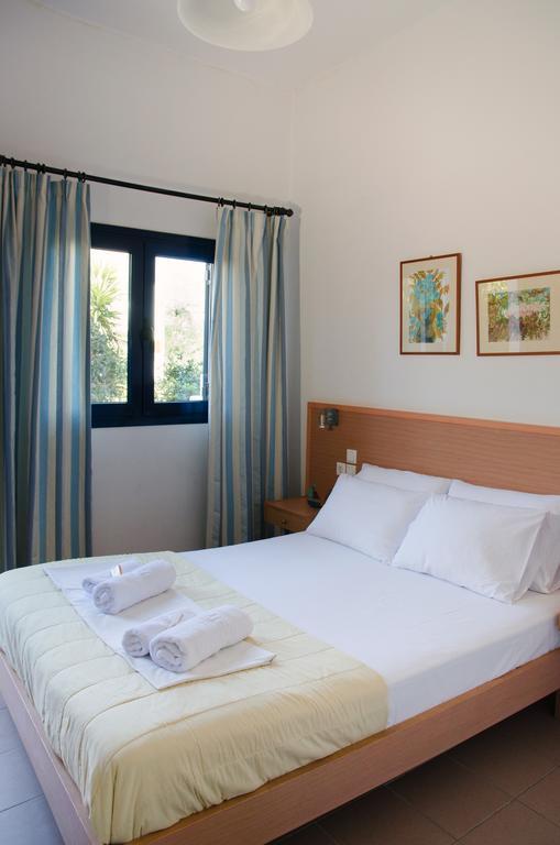Yialos Studios-Apartments Makrýgialos エクステリア 写真
