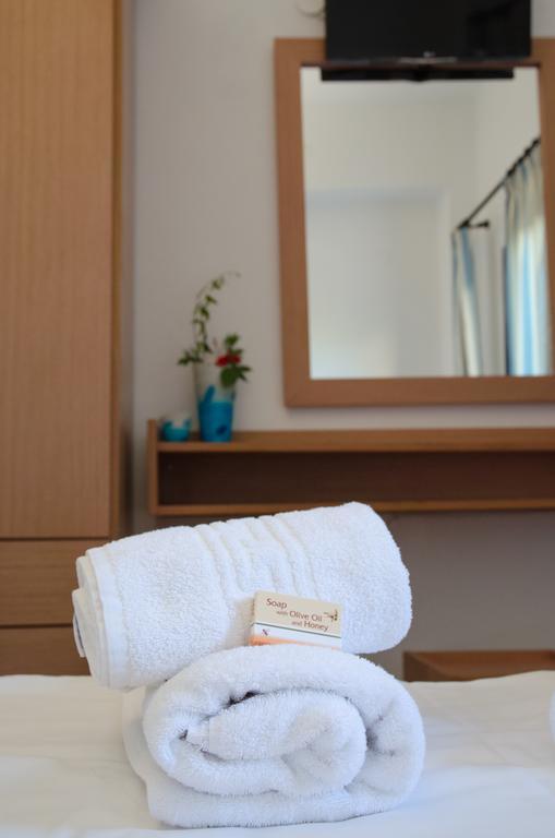 Yialos Studios-Apartments Makrýgialos エクステリア 写真